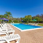 Luxury House With Pool Apartment
